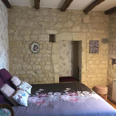 Bed and Breakfast De Charme Et D'Eau Saint-Savinien Екстер'єр фото